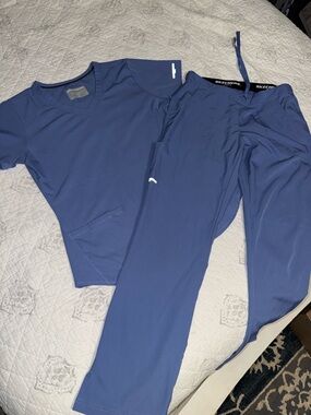 BARCO ONE Women’s Ceil Blue Scrub Set (Medium)